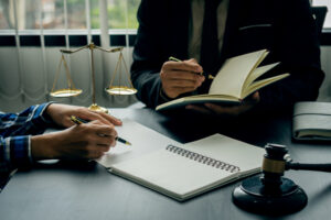 ¿Por qué elegir el despacho de Nabiel C. Ahmed para que me ayude si me han acusado de hurto en tiendas de Oakland, California?